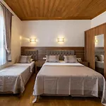 Armistis מלון מודניה