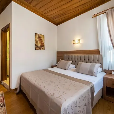 阿尔米思提斯酒店 2*