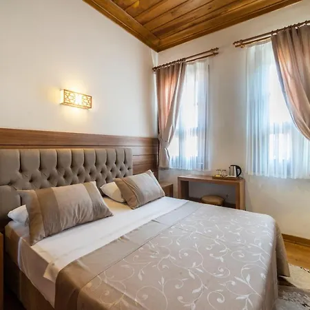 阿尔米思提斯酒店