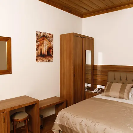 阿尔米思提斯酒店