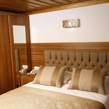 阿尔米思提斯酒店 穆达尼亚