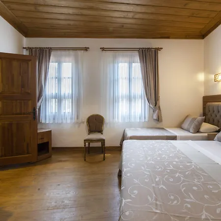 阿尔米思提斯酒店 穆达尼亚