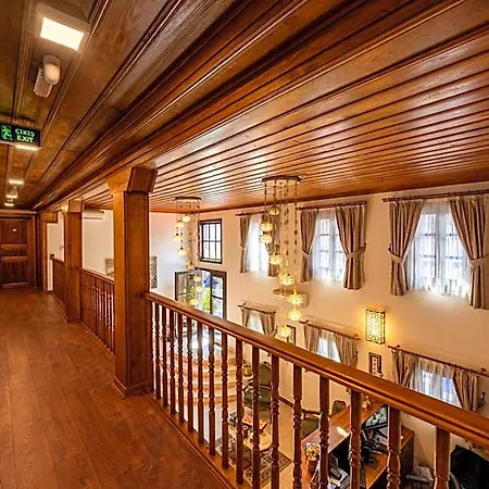 Hotel Armistis 2*